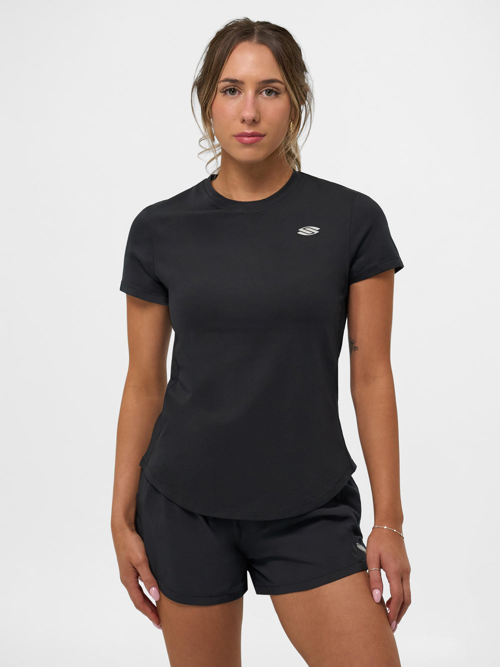 Black women's training t-shirt with a round neck and short sleeves.